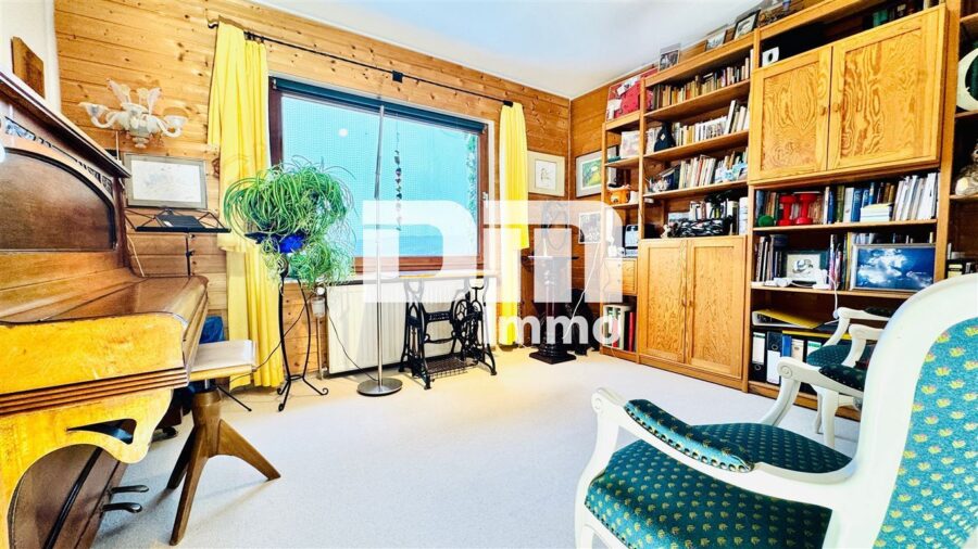 Großer altengerechter Bungalow mit großem Garten, 2 Terrassen, Garage und Einliegerbereich - EG Kind 2